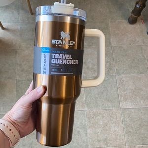 NWT Stanley quencher 40oz